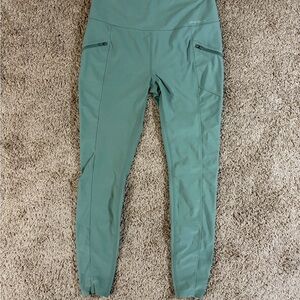 Eddie Bauer Green Women’s Athletic Leggings With Zipper Pockets